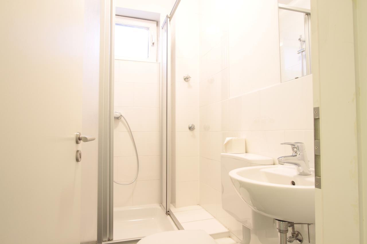 Bedpark Altona Pension Hamburgo Exterior foto