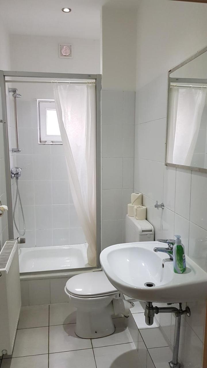 Bedpark Altona Pension Hamburgo Exterior foto